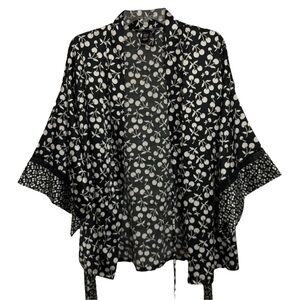 VICTORIA'S SECRET NWT Black/White Cherry Print Tie Waist Short Satin Robe M/L